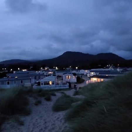 Black Rock Sands Caravan Sleeps 8 Hotel Porthmadog Exterior foto