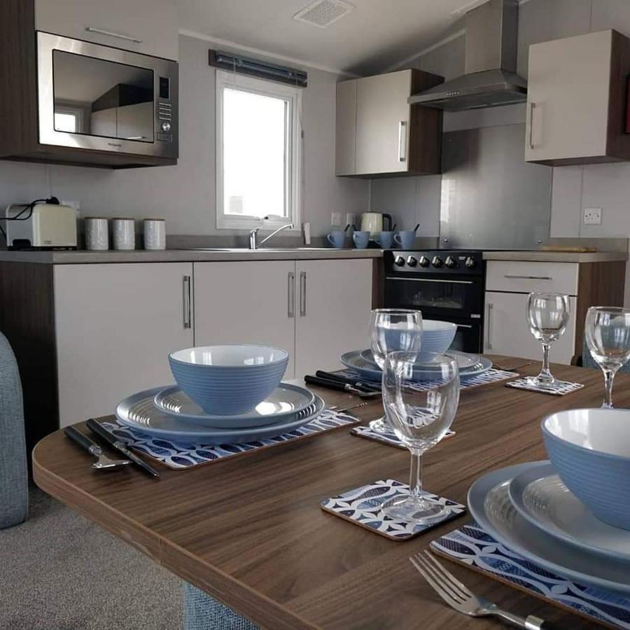Black Rock Sands Caravan Sleeps 8 Hotel Porthmadog Exterior foto